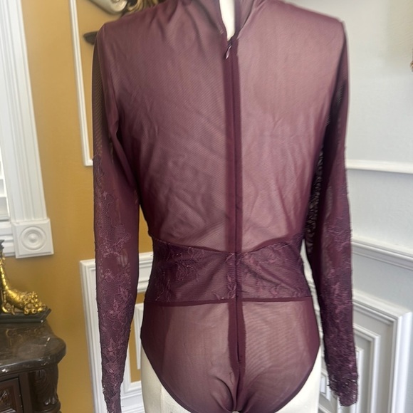 Elegant Lace Bodysuit in Deep Burgundy - Picture 10 of 16